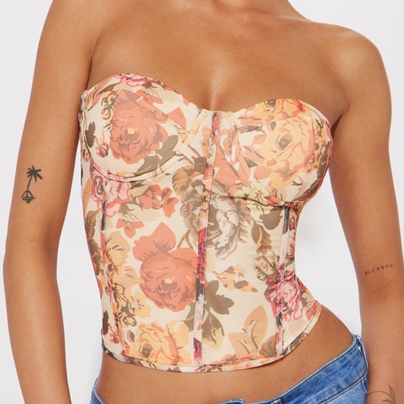 Fashion Nova Tops - NWOT Corset top sleeveless mesh size M